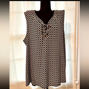 Tacera Black & White Sleeveless Blouse (Plus Size)